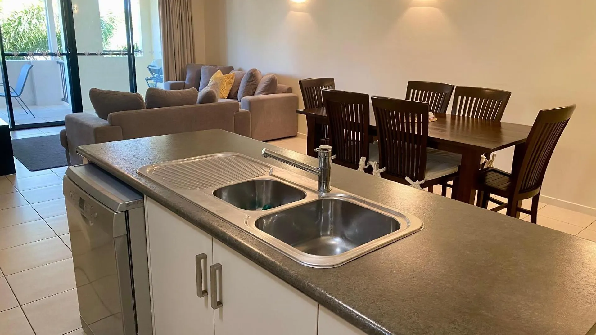 Henry Street Haven II Apartment Townsville 0*,  Australia